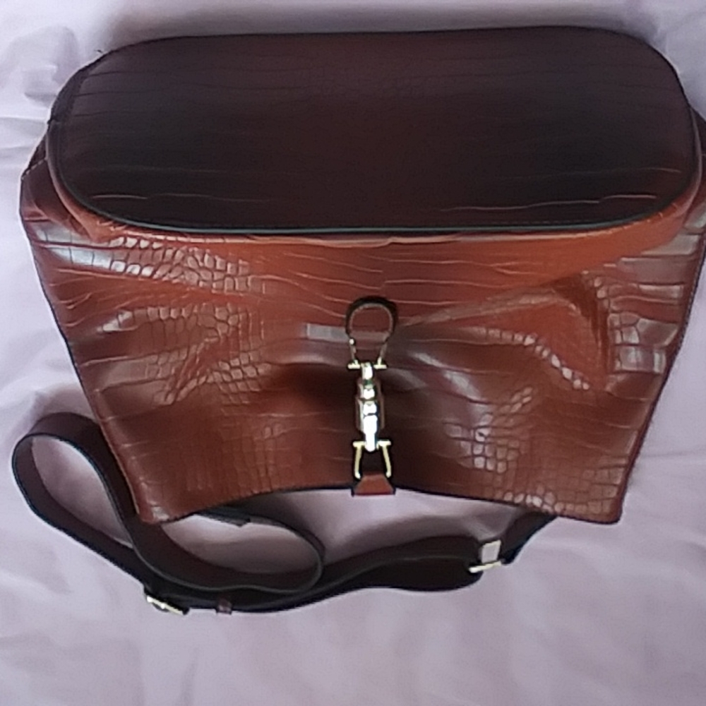 New unused unique bucket bag by just fab